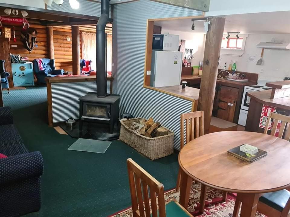Rusty Nail Backpackers Hostel Taihape Exterior photo